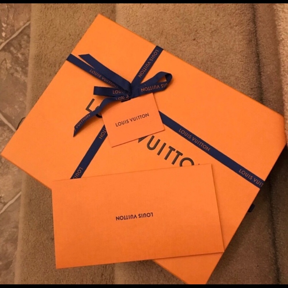 Louis Vuitton Runaway Sneaker - Picture 3 of 5